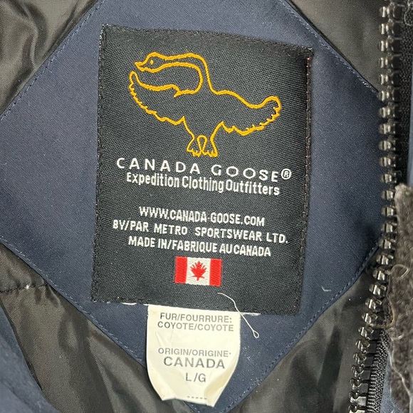 Canada Goose Men’s Parka - Picture 5 of 5
